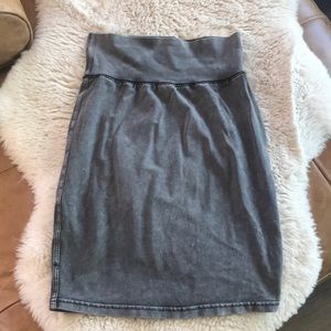 Wilfred stretch acid wash skirt